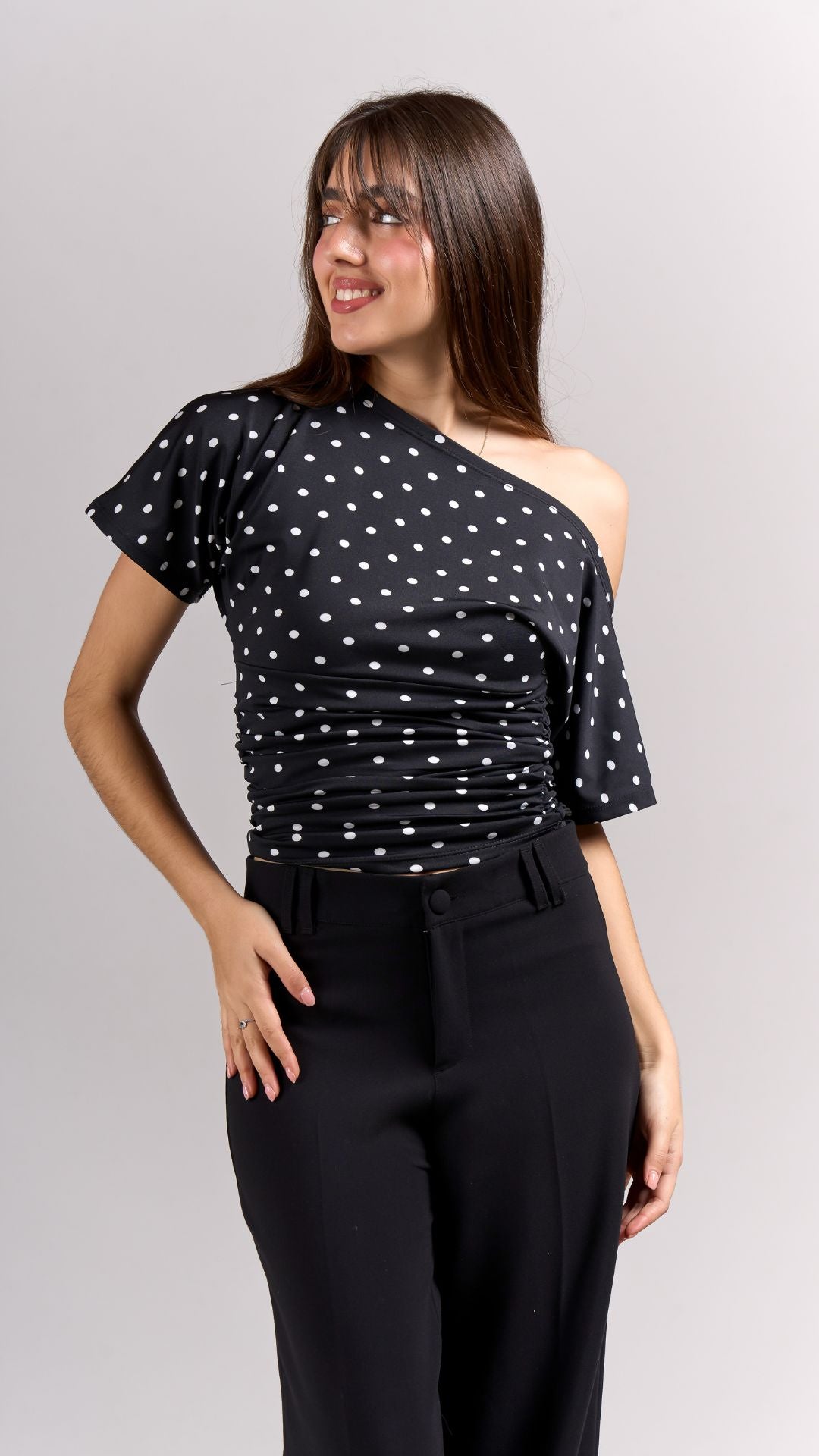 Polo Off Shoulder - Polka dots Negro
